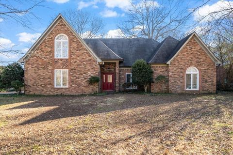 Photo of 2174 KNOLL LN, Germantown, TN 38138 (MLS # 10214256)