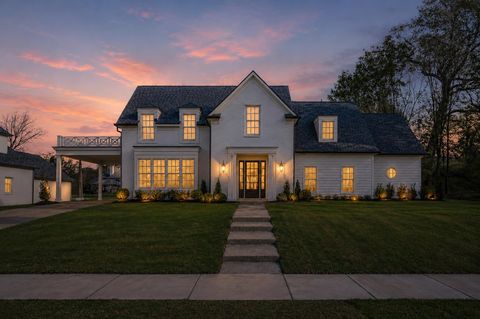 Photo of 9140 CHEATHAM LN, Germantown, TN 38138 (MLS # 10222807)