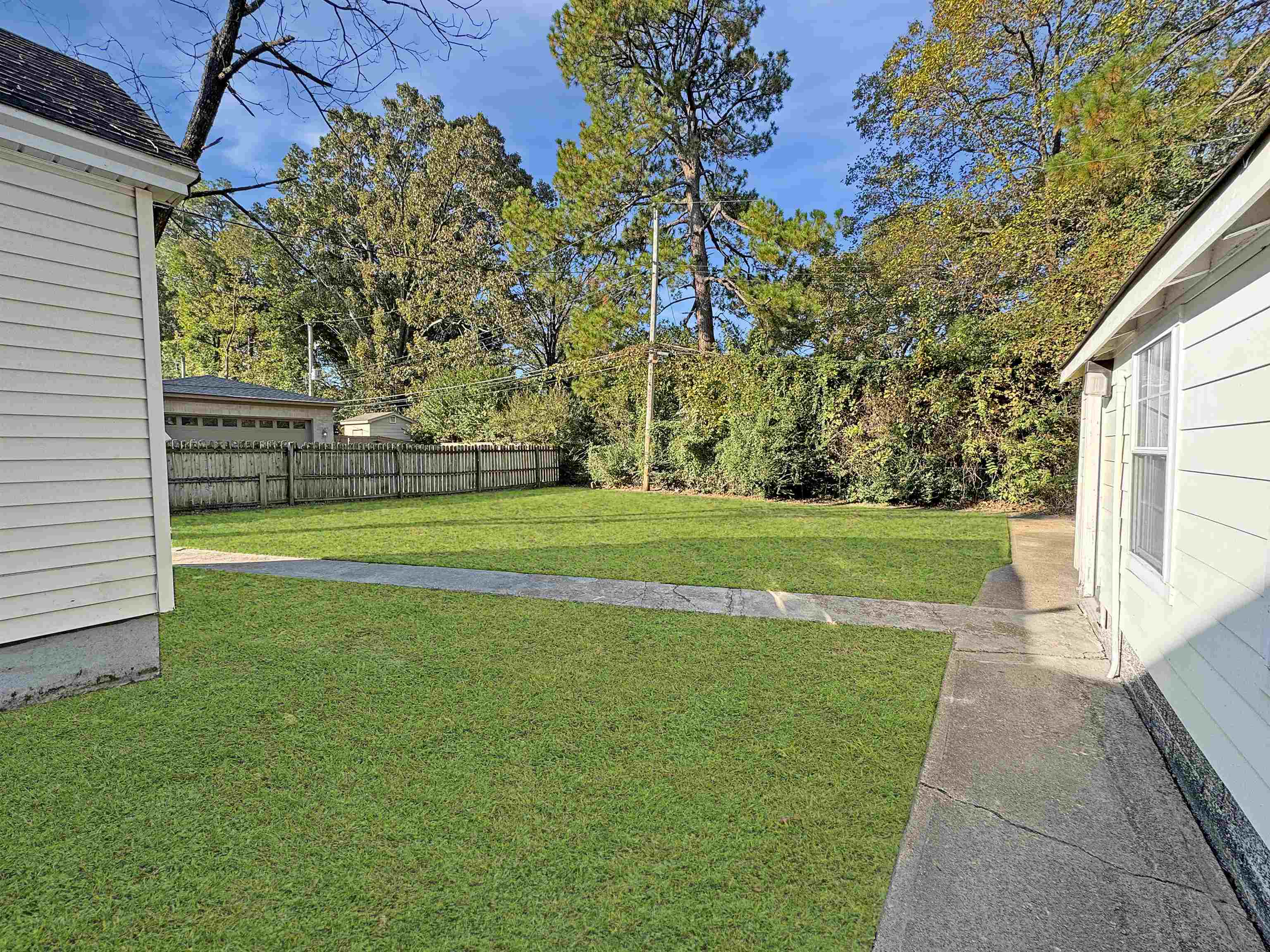 Memphis, Tennessee 38120, United States, 3 Bedrooms Bedrooms, ,2 BathroomsBathrooms,Residential,Active,184094