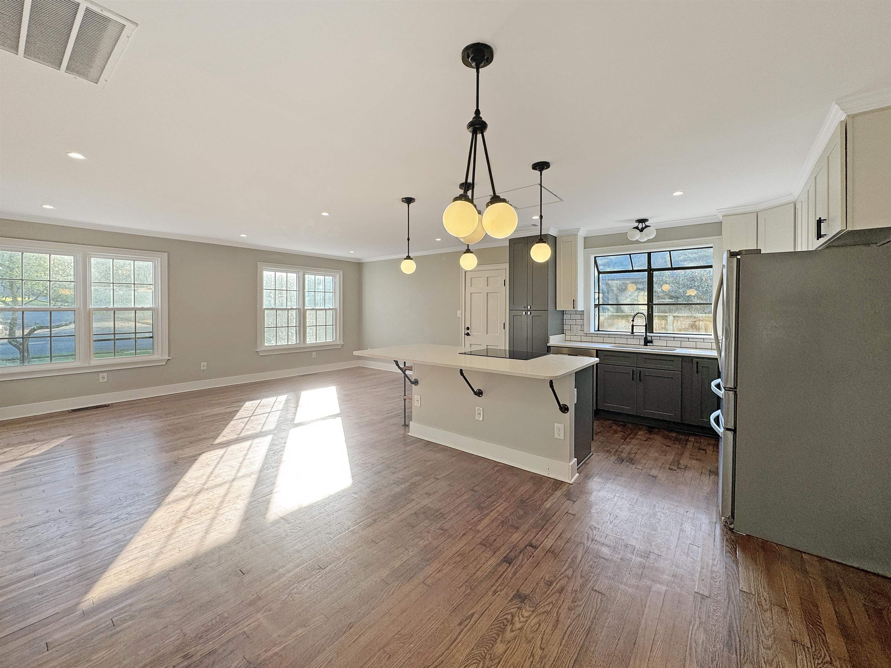 Memphis, Tennessee 38120, United States, 3 Bedrooms Bedrooms, ,2 BathroomsBathrooms,Residential,Active,184094