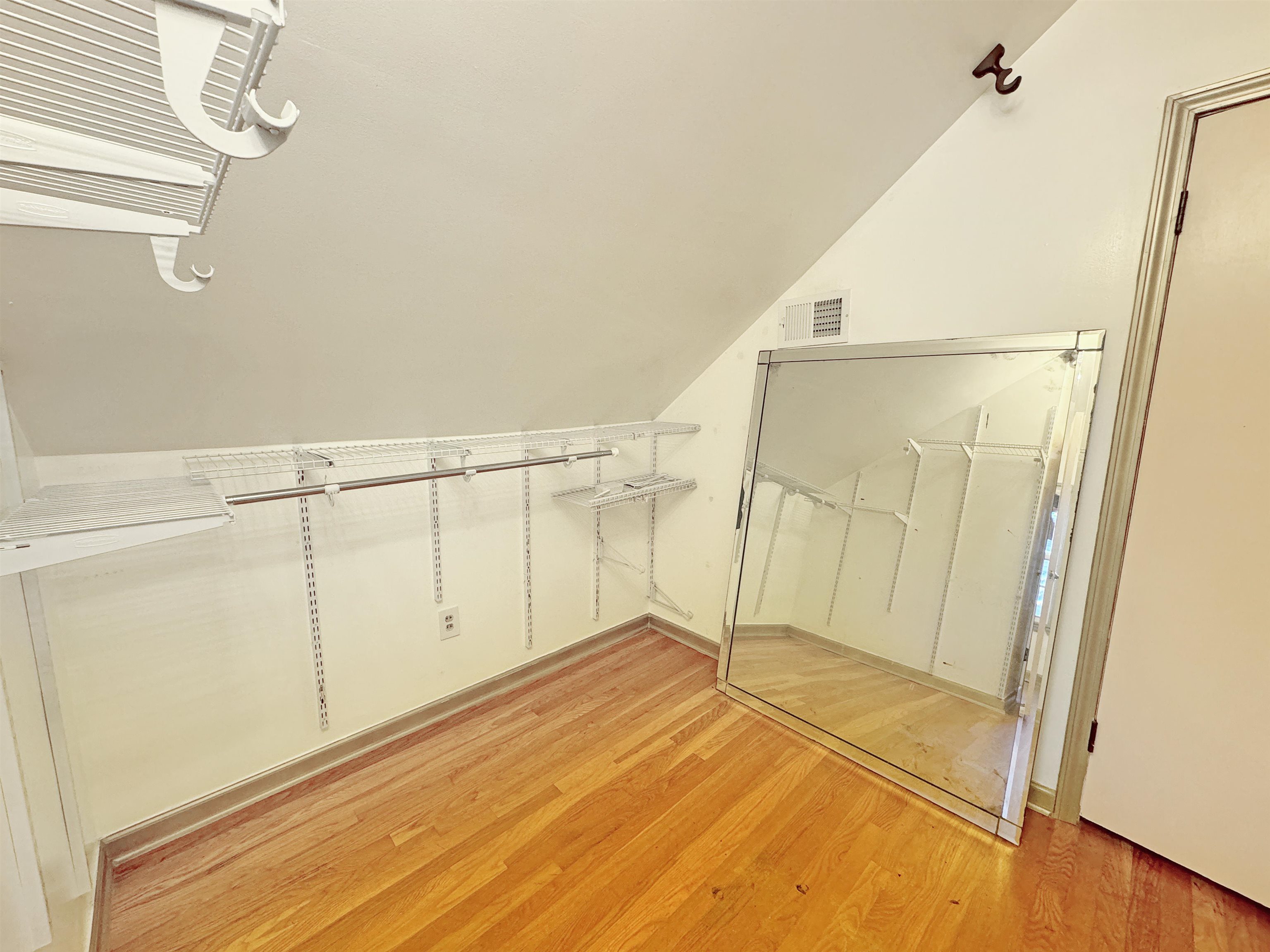 Memphis, Tennessee 38120, United States, 3 Bedrooms Bedrooms, ,2 BathroomsBathrooms,Residential,Active,184094