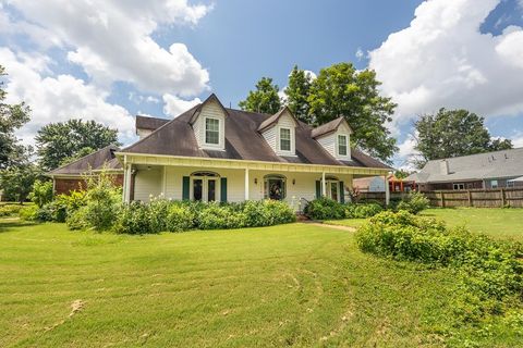 Photo of 3510 SARA WOODS DR, Bartlett, TN 38133 (MLS # 10216368)