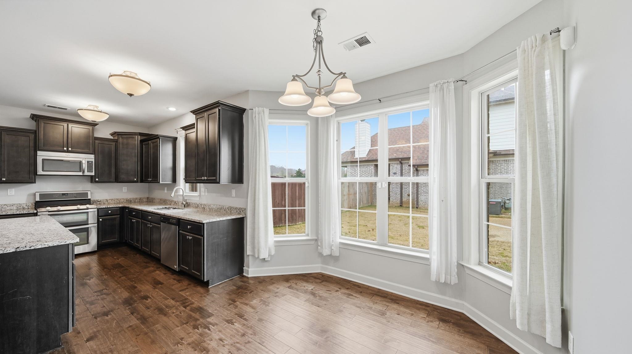 Bartlett, Tennessee 38133, United States, 4 Bedrooms Bedrooms, ,3 BathroomsBathrooms,Residential,Active,253000