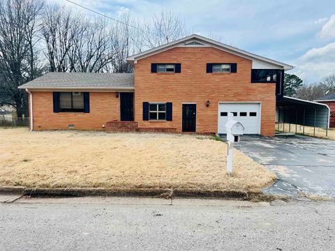 Photo of 925 N 32ND AVE, Humboldt, TN 38343 (MLS # 10216757)