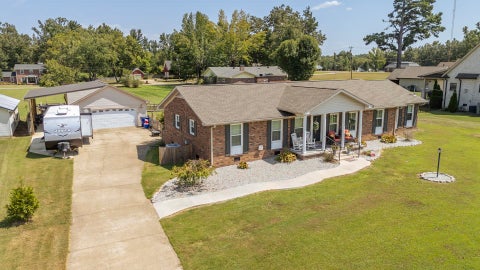 Photo of 60 AVALON PL, Savannah, TN 38372 (MLS # 10229326)