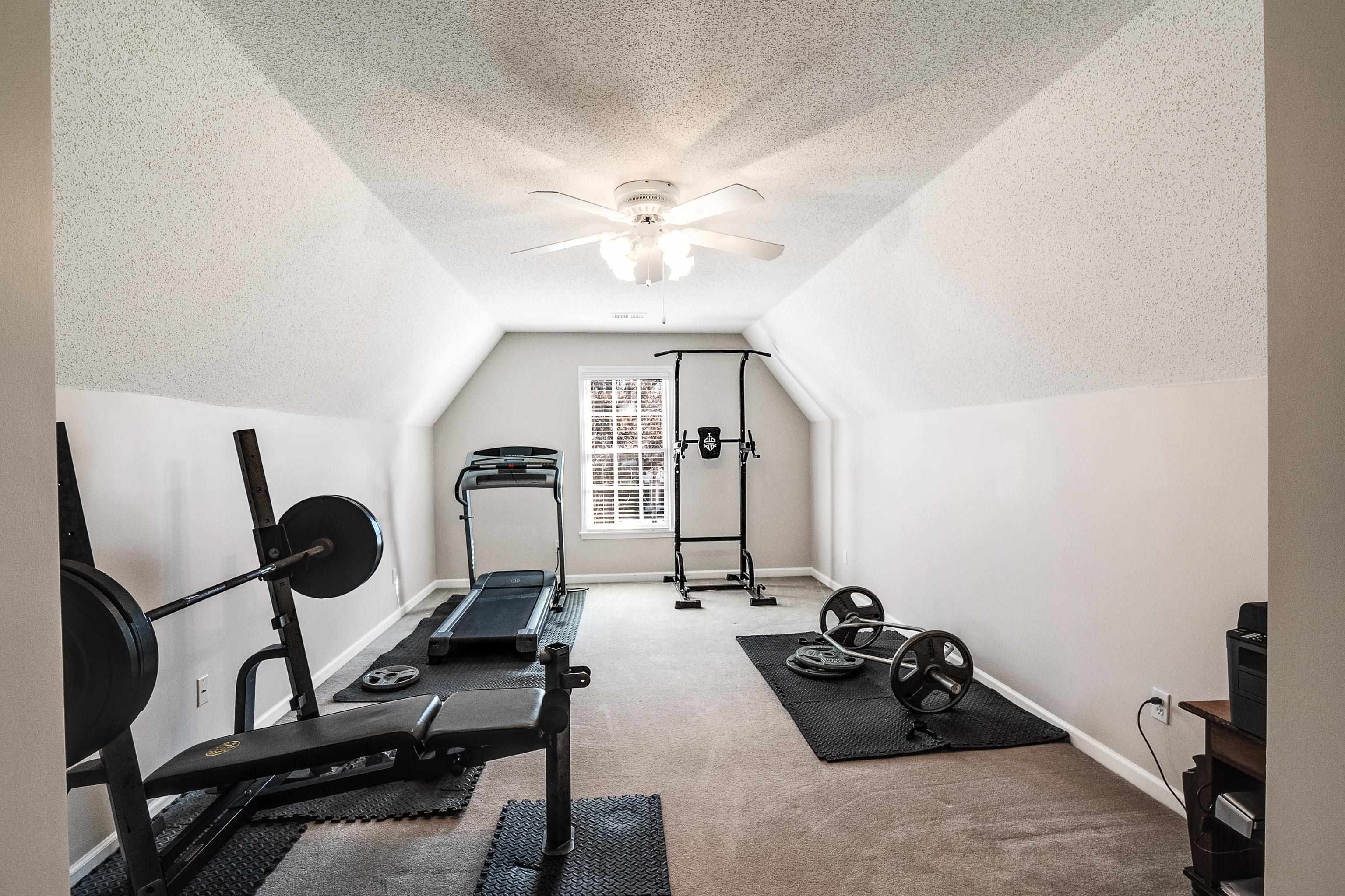 Collierville, Tennessee 38017, United States, 4 Bedrooms Bedrooms, ,4 BathroomsBathrooms,Residential,Pending,79127