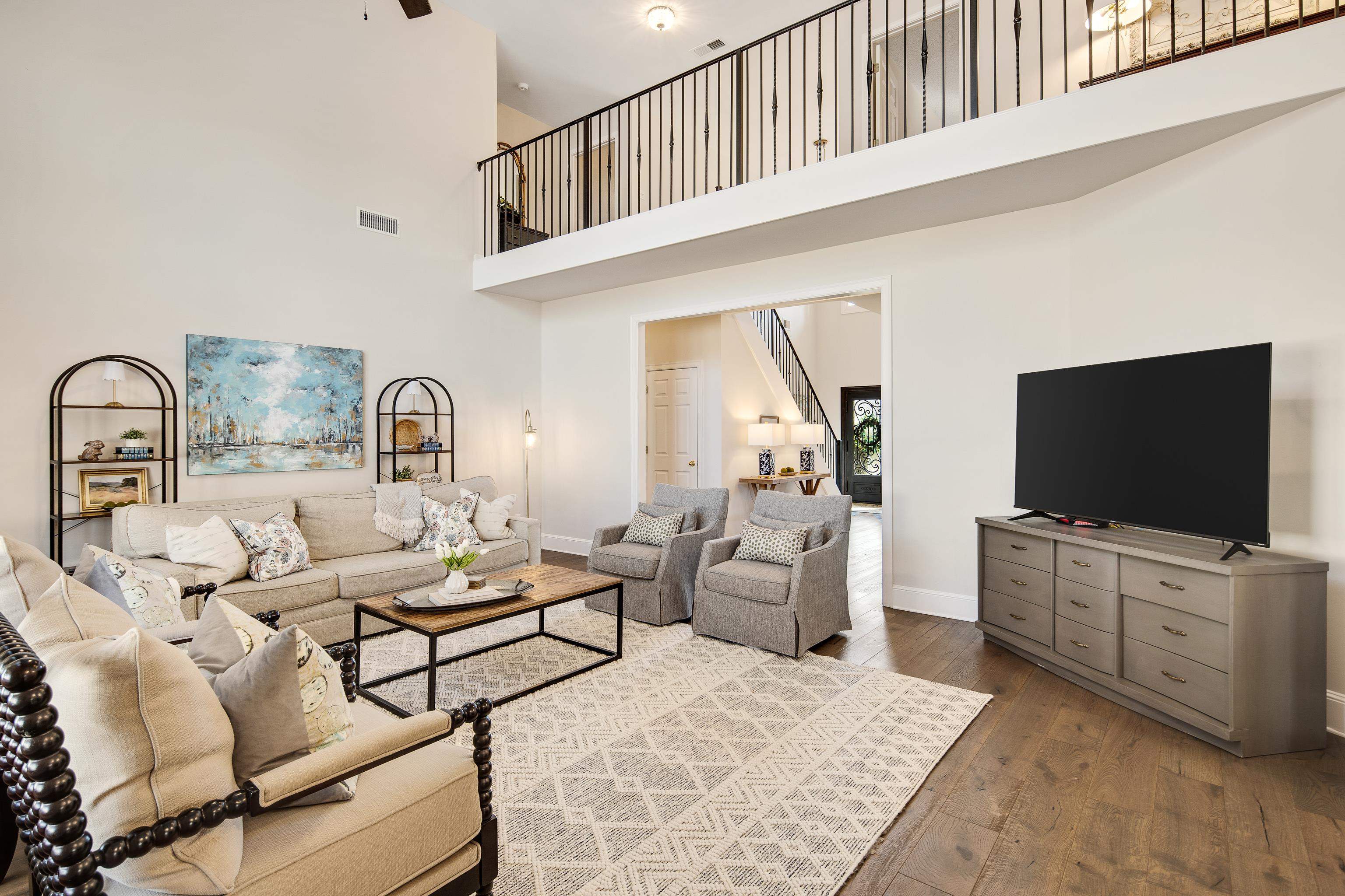 Collierville, Tennessee 38017, United States, 4 Bedrooms Bedrooms, ,4 BathroomsBathrooms,Residential,Pending,79127