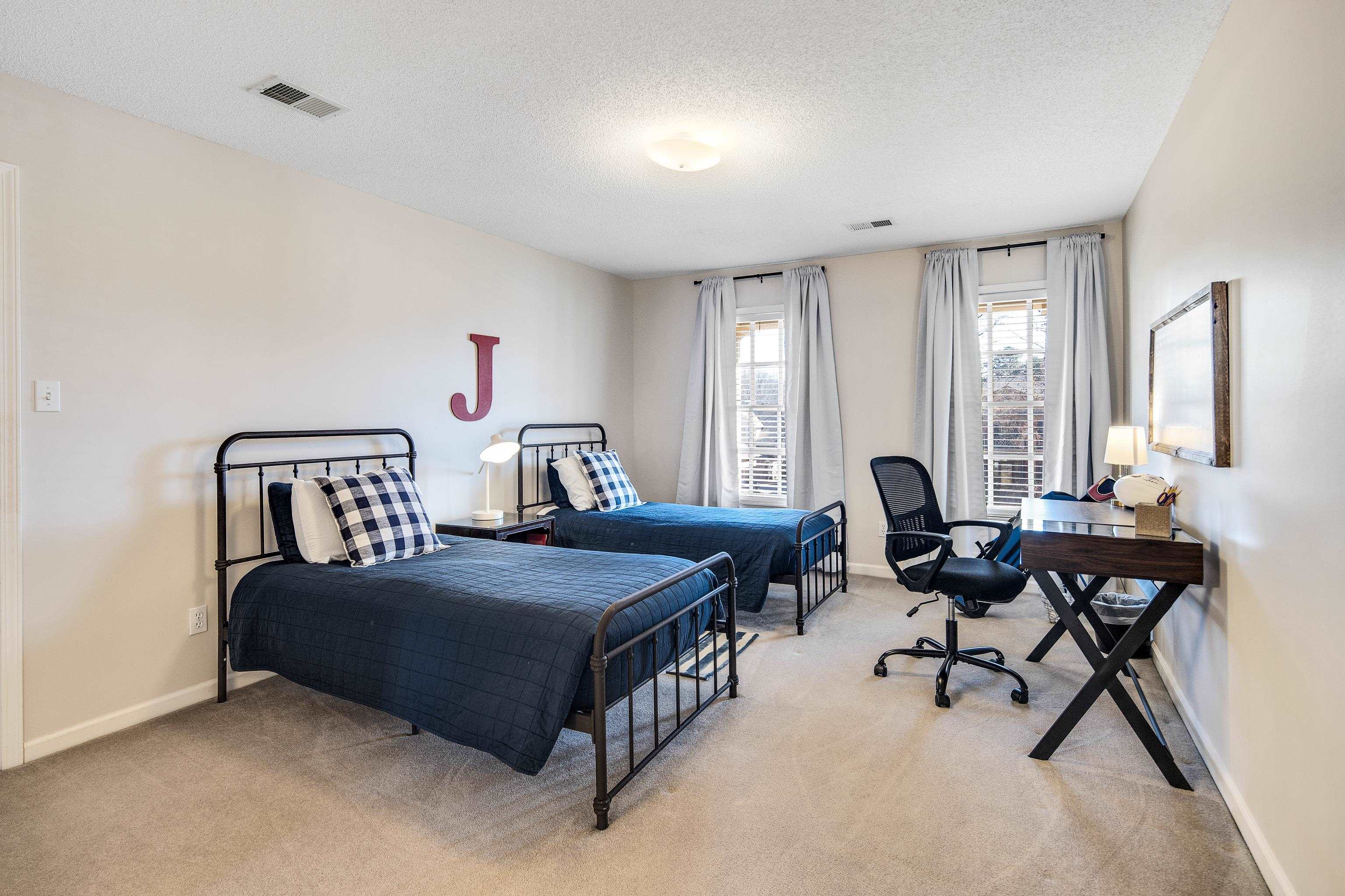 Collierville, Tennessee 38017, United States, 4 Bedrooms Bedrooms, ,4 BathroomsBathrooms,Residential,Pending,79127