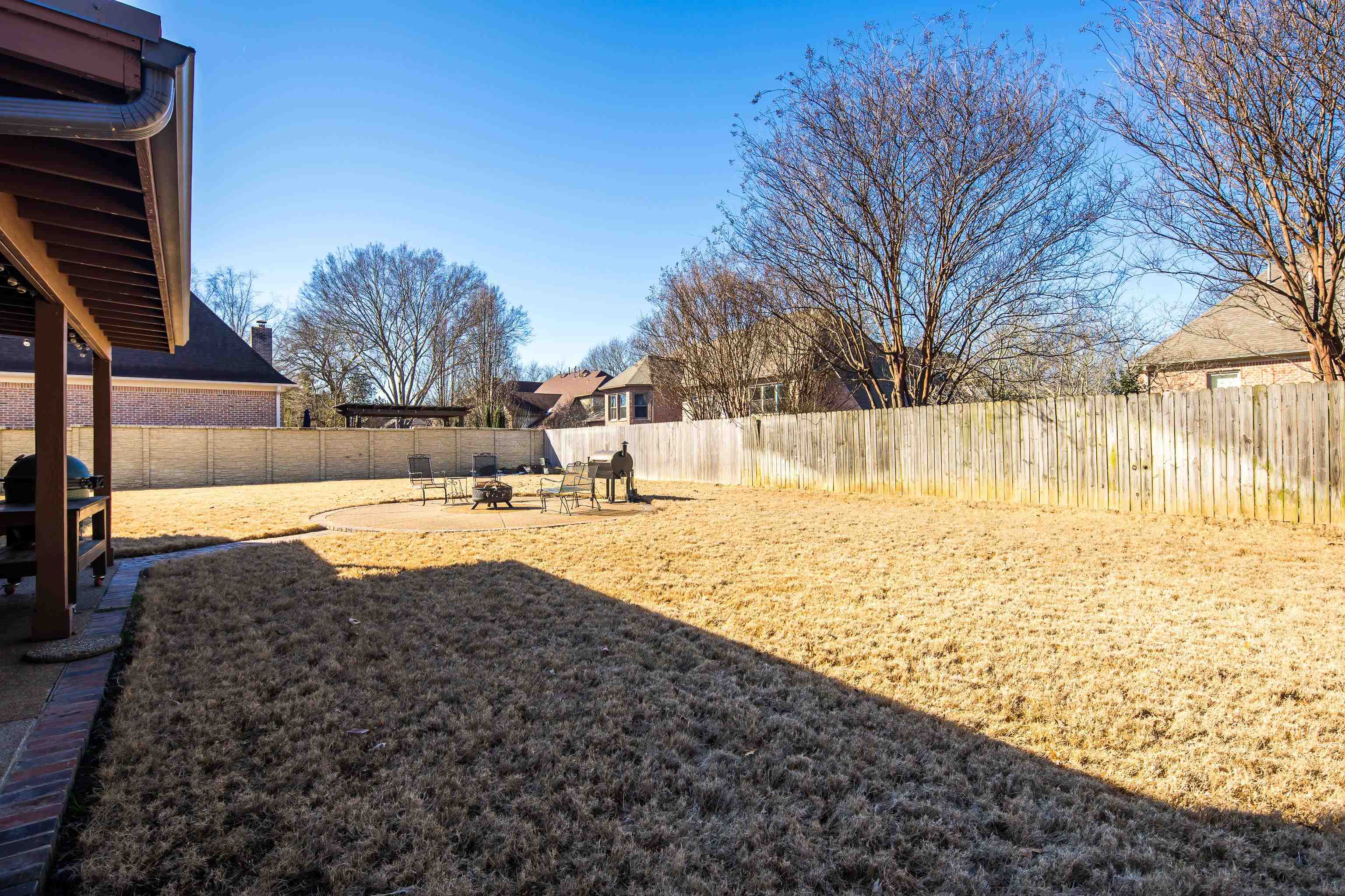 Collierville, Tennessee 38017, United States, 4 Bedrooms Bedrooms, ,4 BathroomsBathrooms,Residential,Pending,79127