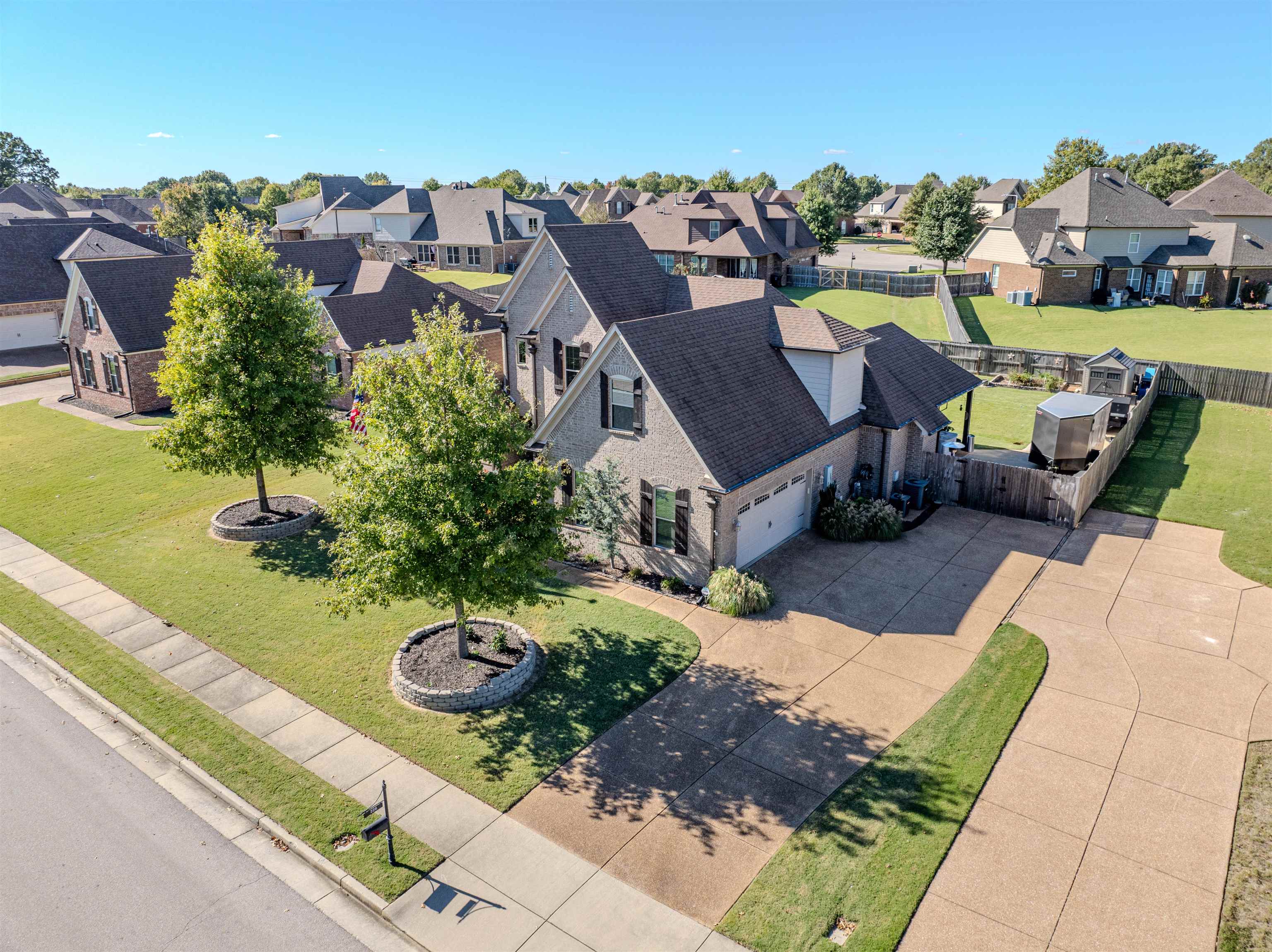 Collierville, Tennessee 38017, United States, 4 Bedrooms Bedrooms, ,3 BathroomsBathrooms,Residential,Pending,38207