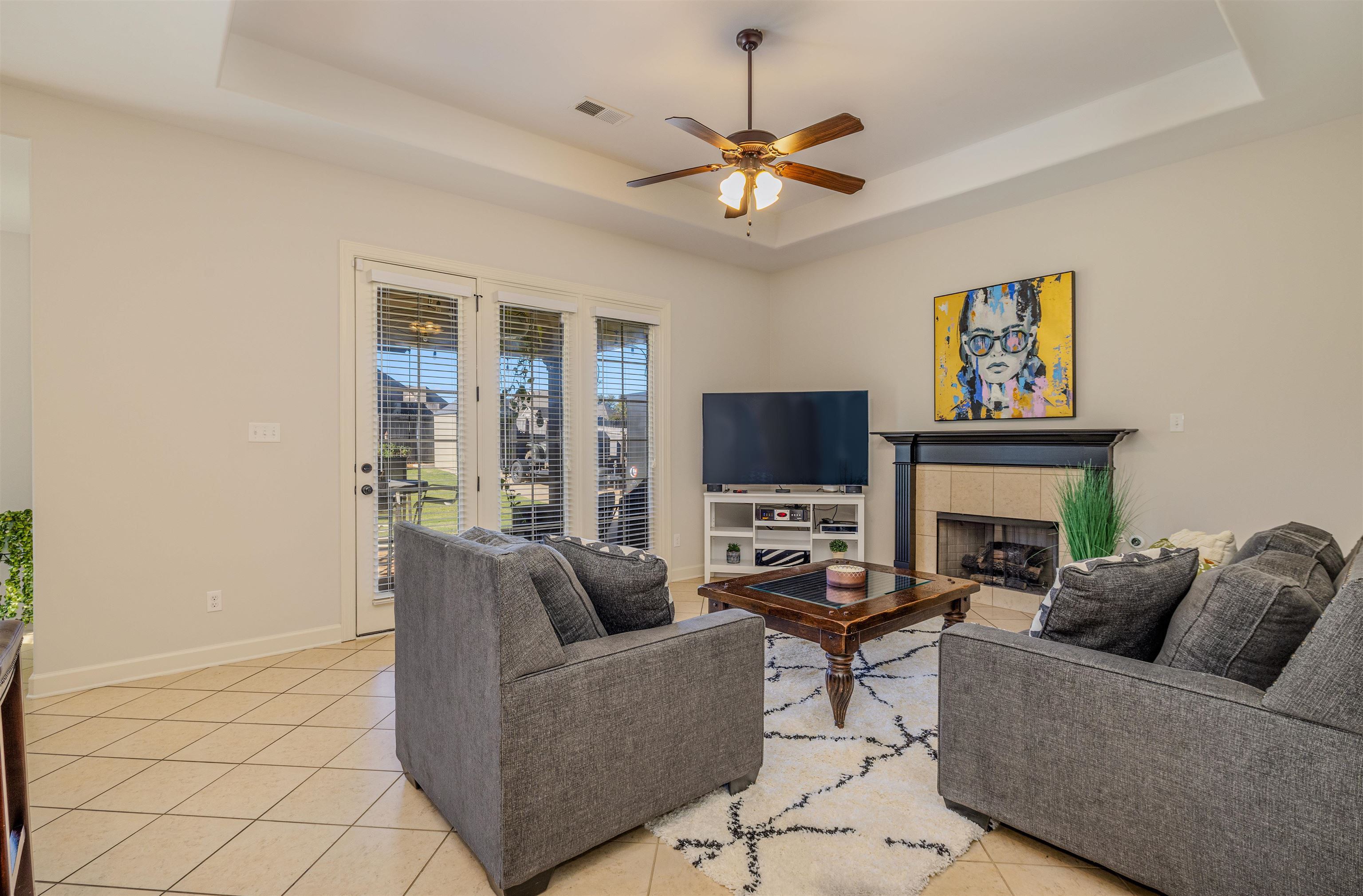 Collierville, Tennessee 38017, United States, 4 Bedrooms Bedrooms, ,3 BathroomsBathrooms,Residential,Pending,38207