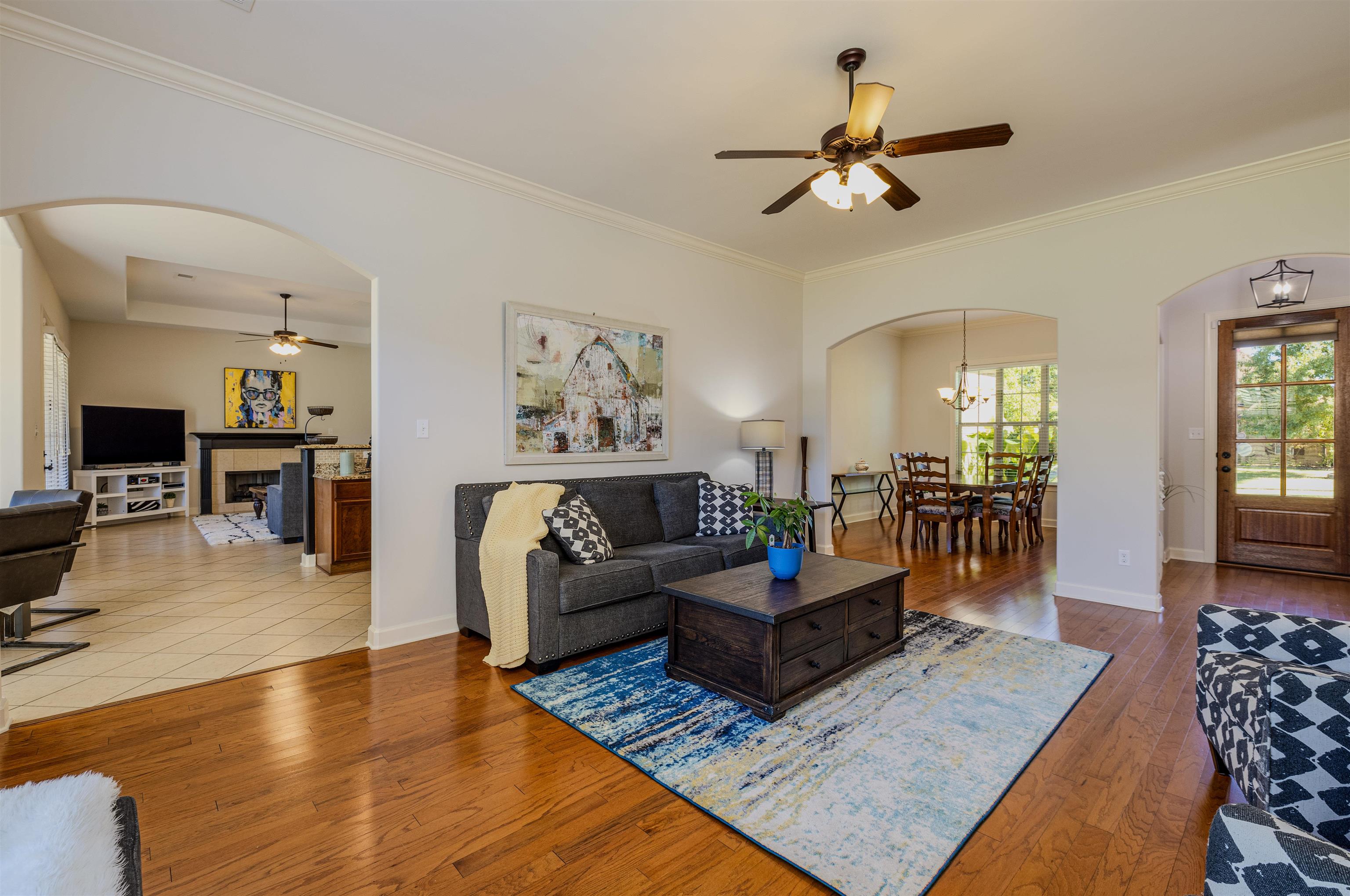 Collierville, Tennessee 38017, United States, 4 Bedrooms Bedrooms, ,3 BathroomsBathrooms,Residential,Pending,38207