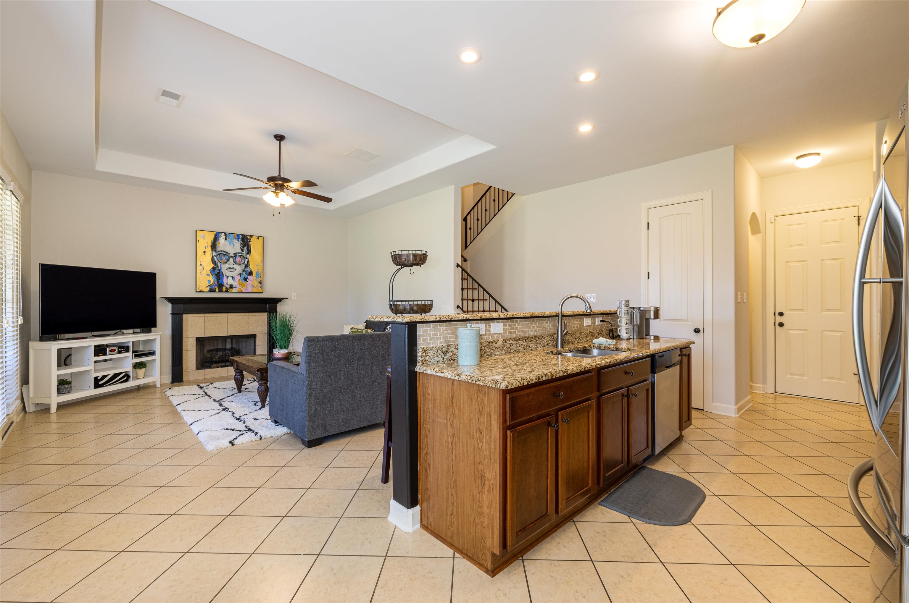 Collierville, Tennessee 38017, United States, 4 Bedrooms Bedrooms, ,3 BathroomsBathrooms,Residential,Pending,38207