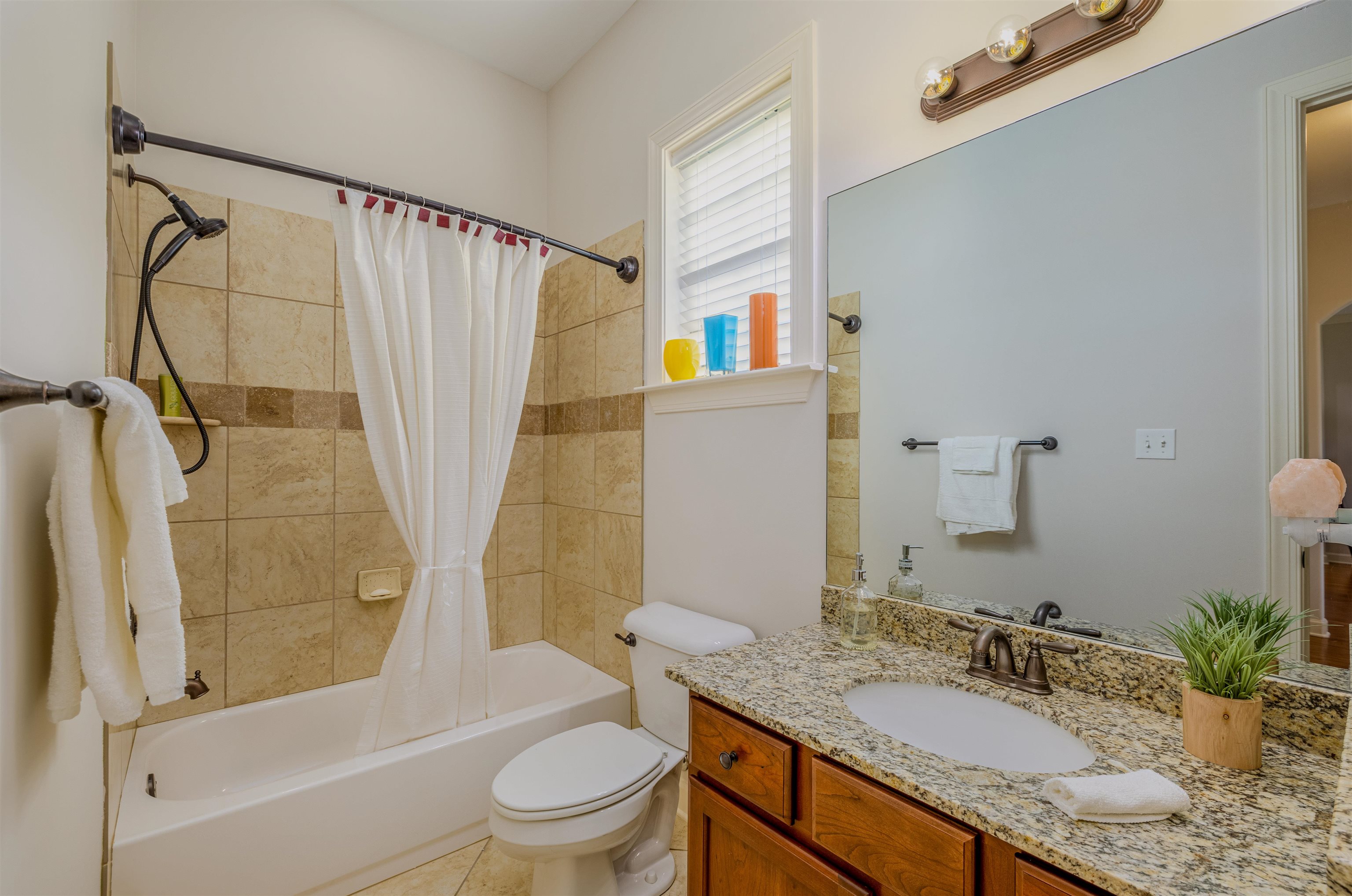 Collierville, Tennessee 38017, United States, 4 Bedrooms Bedrooms, ,3 BathroomsBathrooms,Residential,Pending,38207