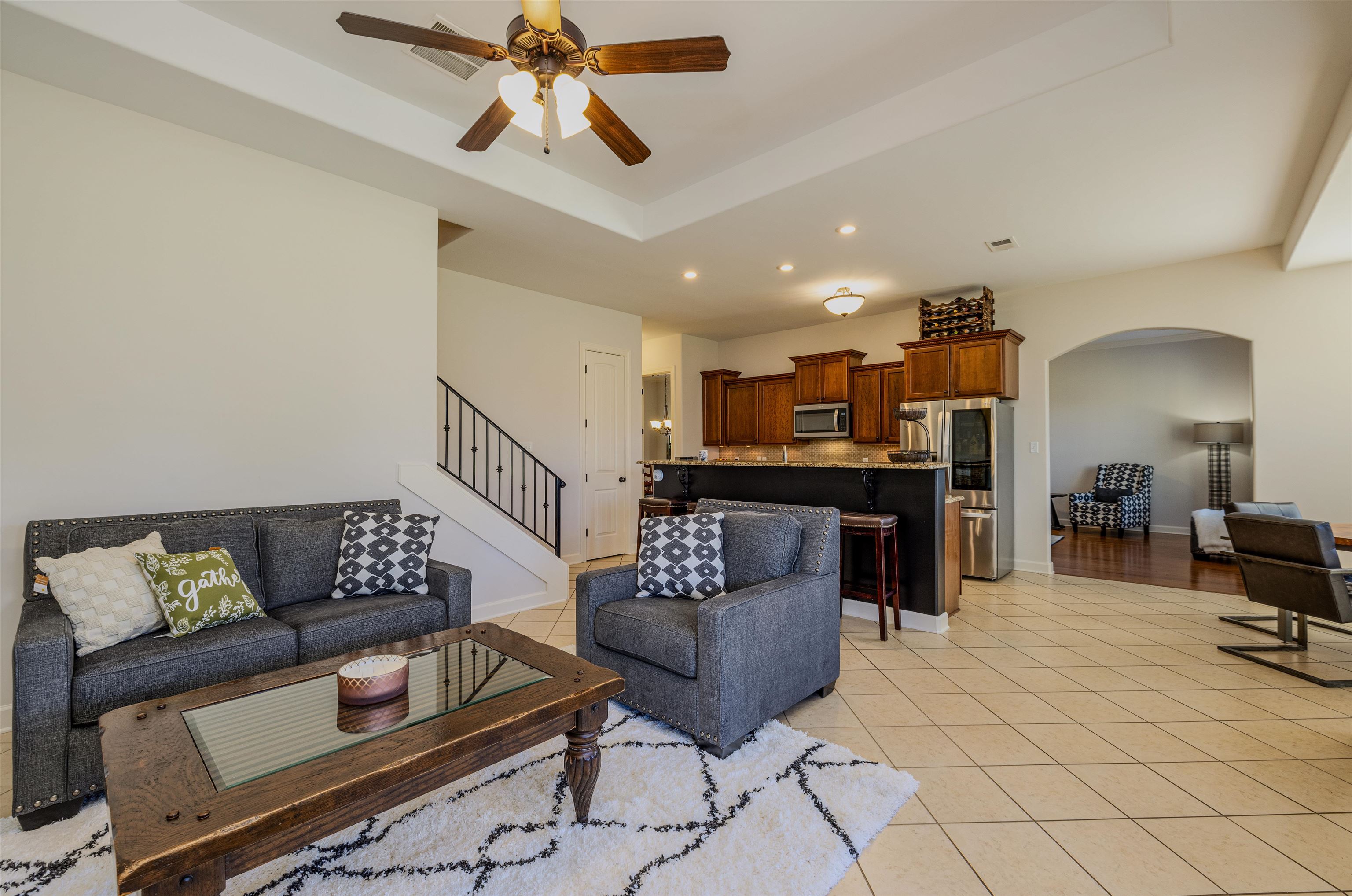 Collierville, Tennessee 38017, United States, 4 Bedrooms Bedrooms, ,3 BathroomsBathrooms,Residential,Pending,38207