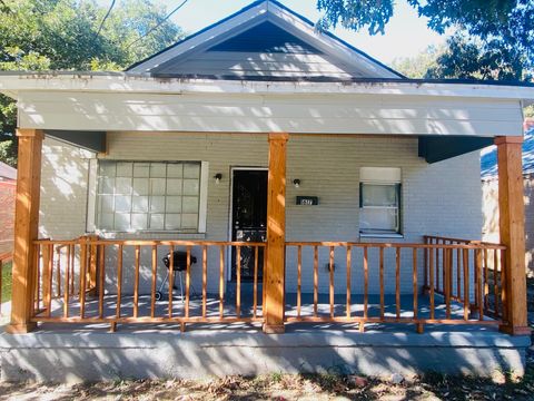 Photo of 1617 MAPLEWOOD ST, Memphis, TN 38108 (MLS # 10209110)
