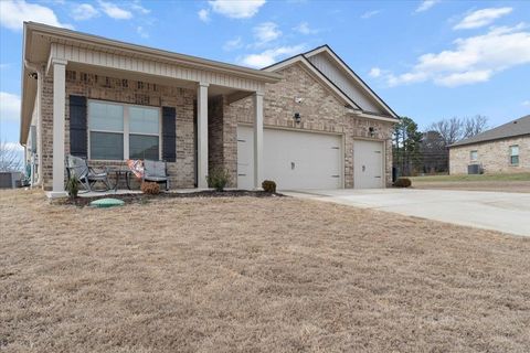Photo of 232 EMPIRE LN, Atoka, TN 38004 (MLS # 10215382)