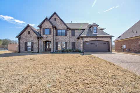 Photo of 310 MISTY FIELDS CV S, Oakland, TN 38060 (MLS # 10228342)