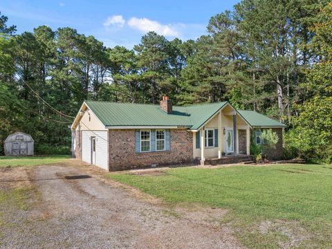 Photo of 18 COUNTY ROAD 252 RD, Glen, MS 38846 (MLS # 10199388)