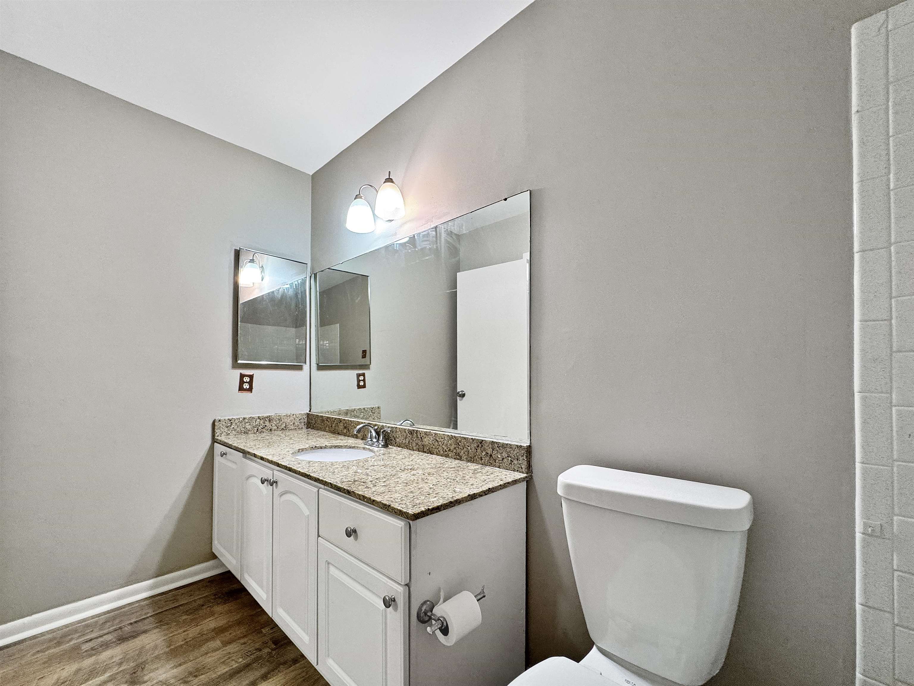 Memphis, Tennessee 38117, United States, 2 Bedrooms Bedrooms, ,2 BathroomsBathrooms,Residential,Active,35552