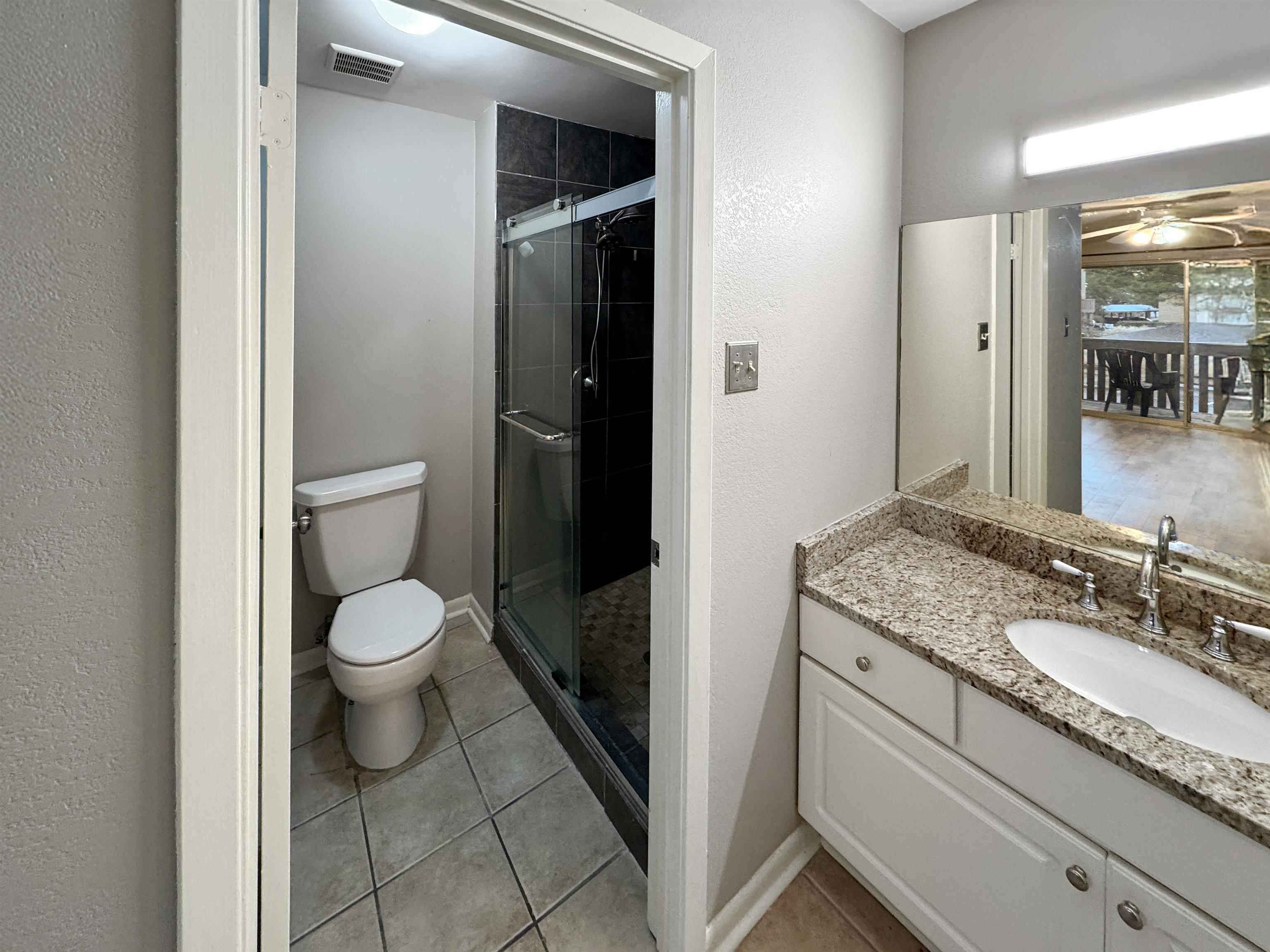 Memphis, Tennessee 38117, United States, 2 Bedrooms Bedrooms, ,2 BathroomsBathrooms,Residential,Active,35552