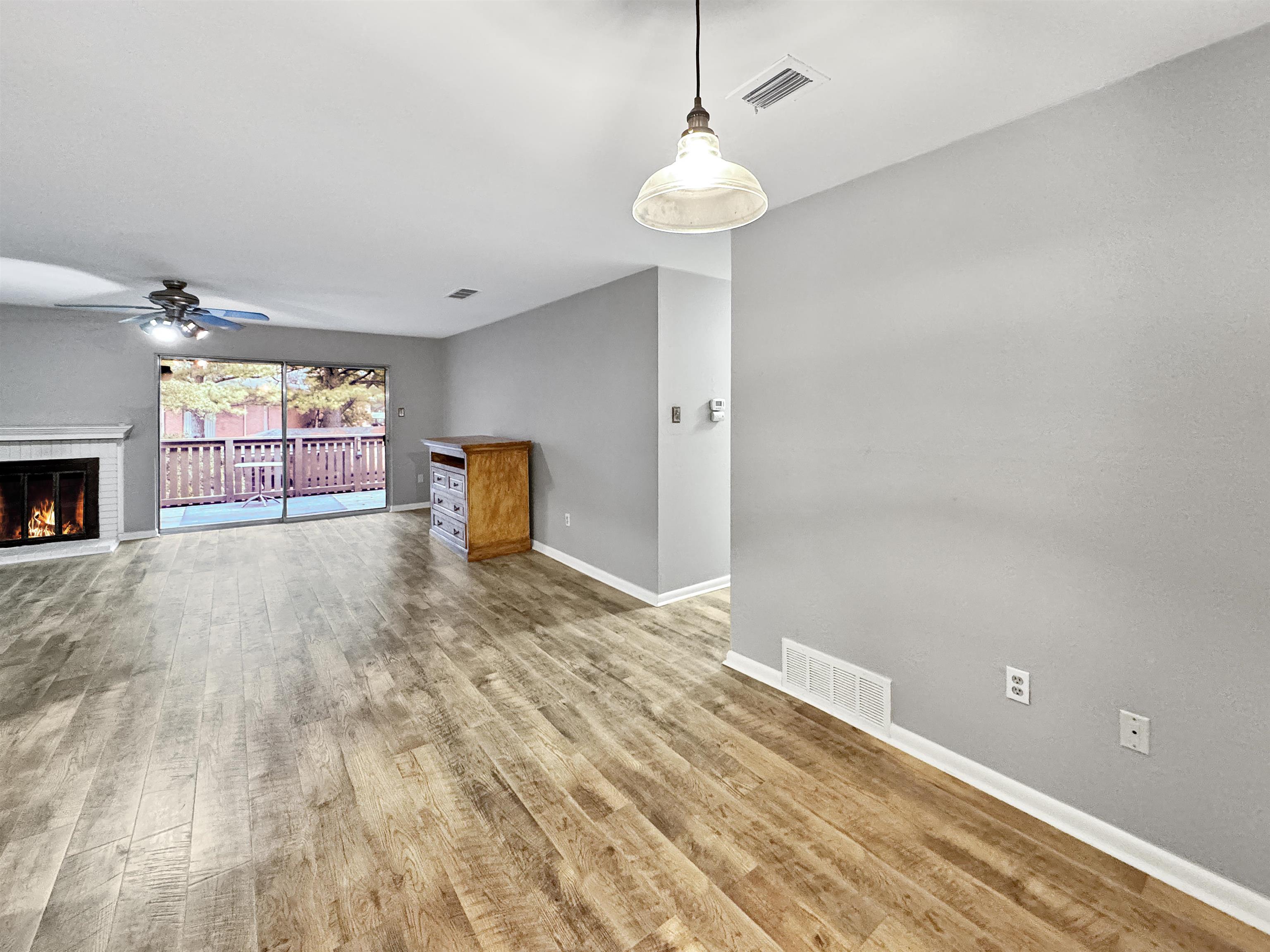 Memphis, Tennessee 38117, United States, 2 Bedrooms Bedrooms, ,2 BathroomsBathrooms,Residential,Active,35552