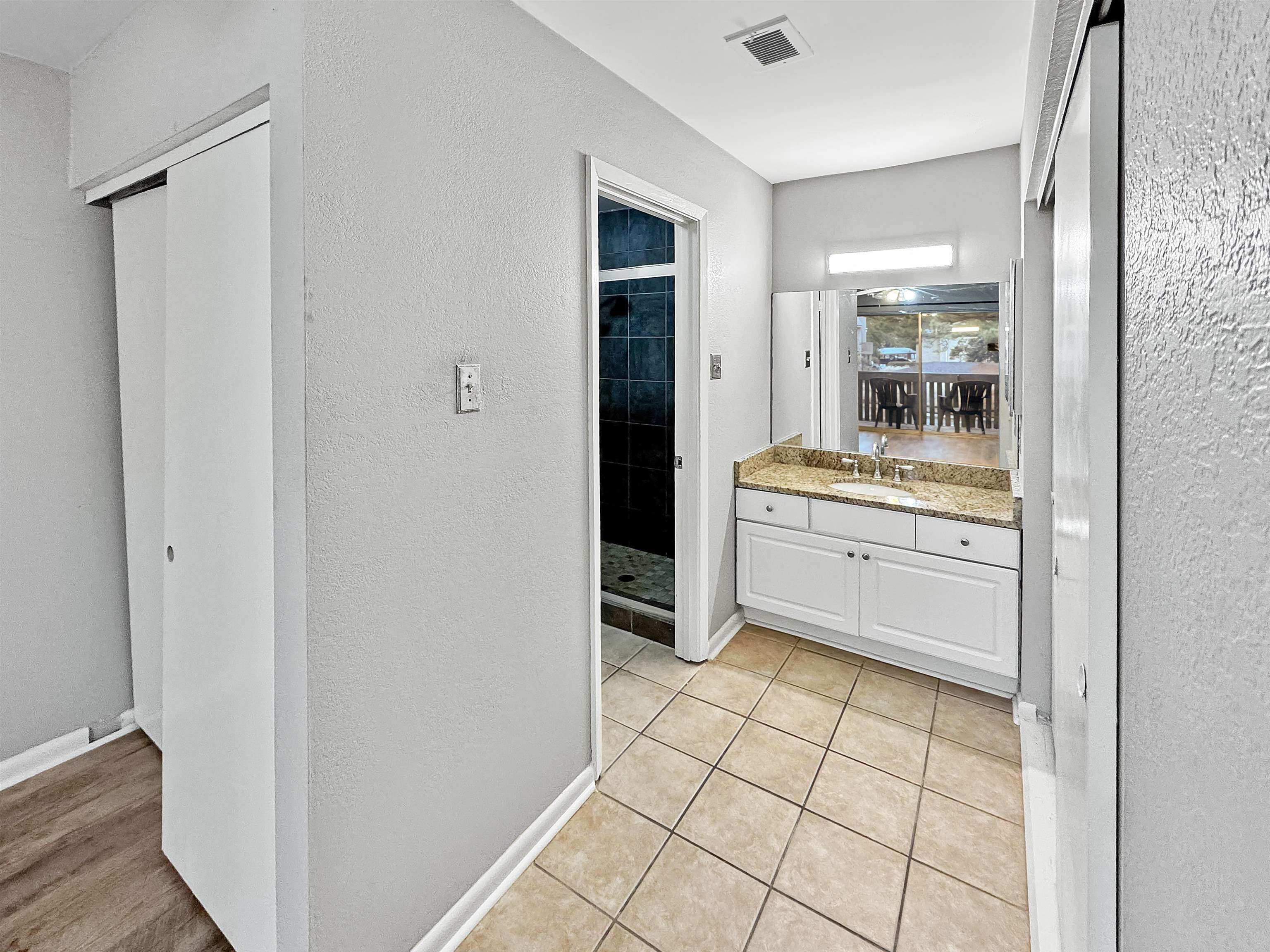 Memphis, Tennessee 38117, United States, 2 Bedrooms Bedrooms, ,2 BathroomsBathrooms,Residential,Active,35552