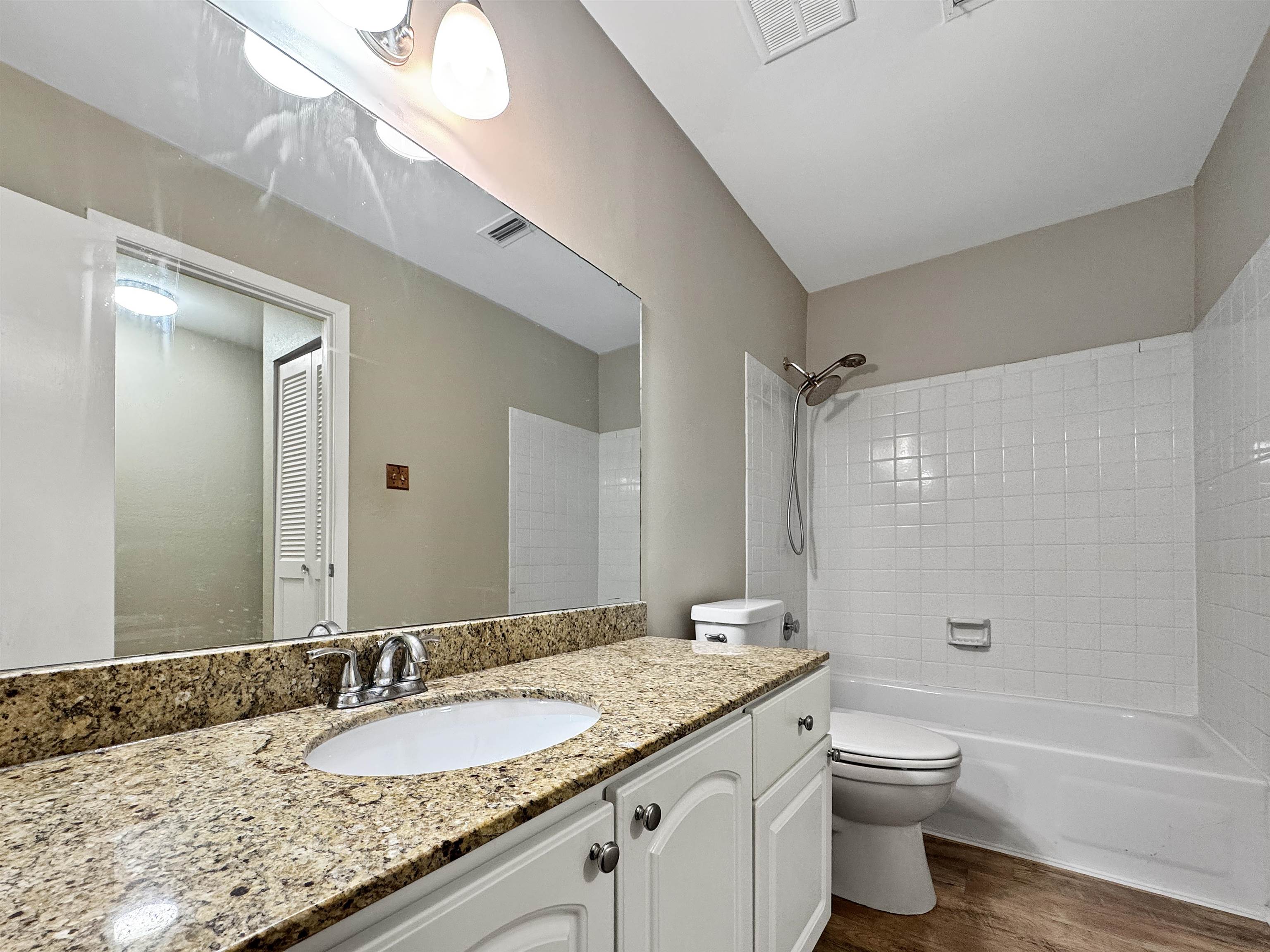 Memphis, Tennessee 38117, United States, 2 Bedrooms Bedrooms, ,2 BathroomsBathrooms,Residential,Active,35552