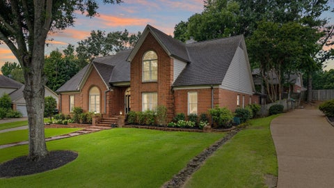 Photo of 2673 HUNTERS FOREST DR, Germantown, TN 38138 (MLS # 10225885)