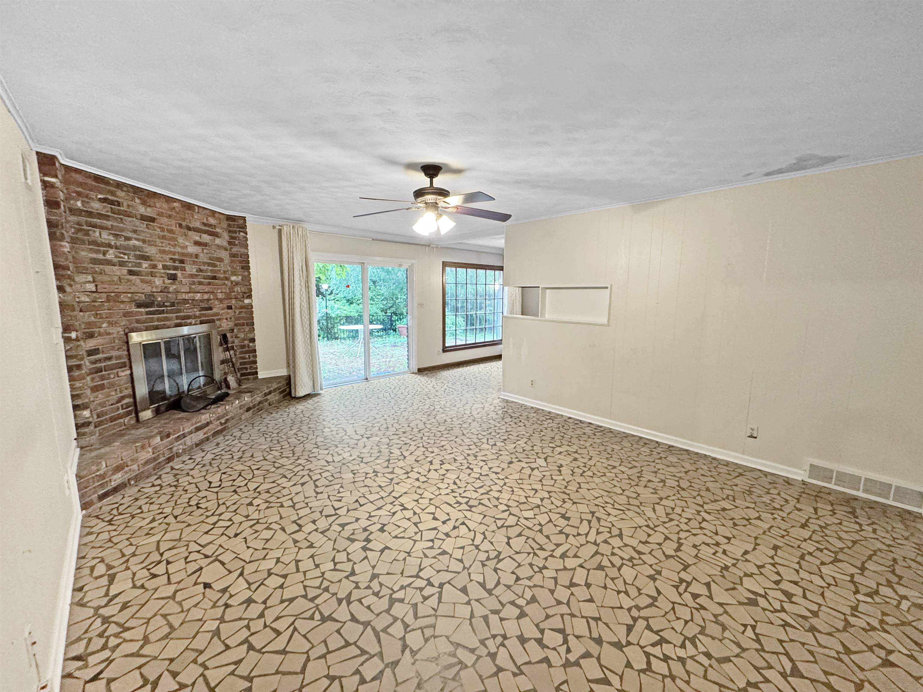 Memphis, Tennessee 38128, United States, 5 Bedrooms Bedrooms, ,3 BathroomsBathrooms,Residential,Pending,152803