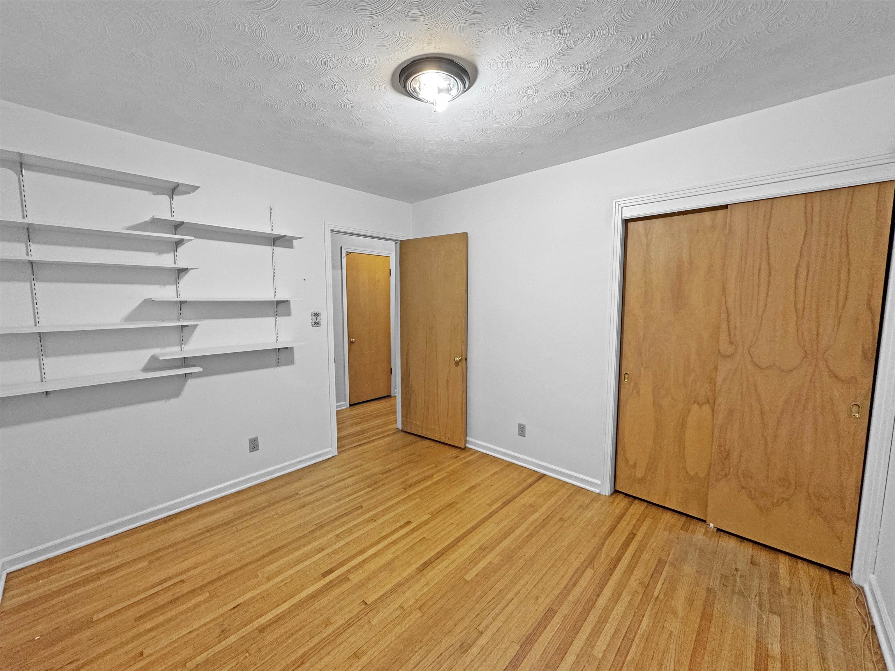 Memphis, Tennessee 38128, United States, 5 Bedrooms Bedrooms, ,3 BathroomsBathrooms,Residential,Pending,152803