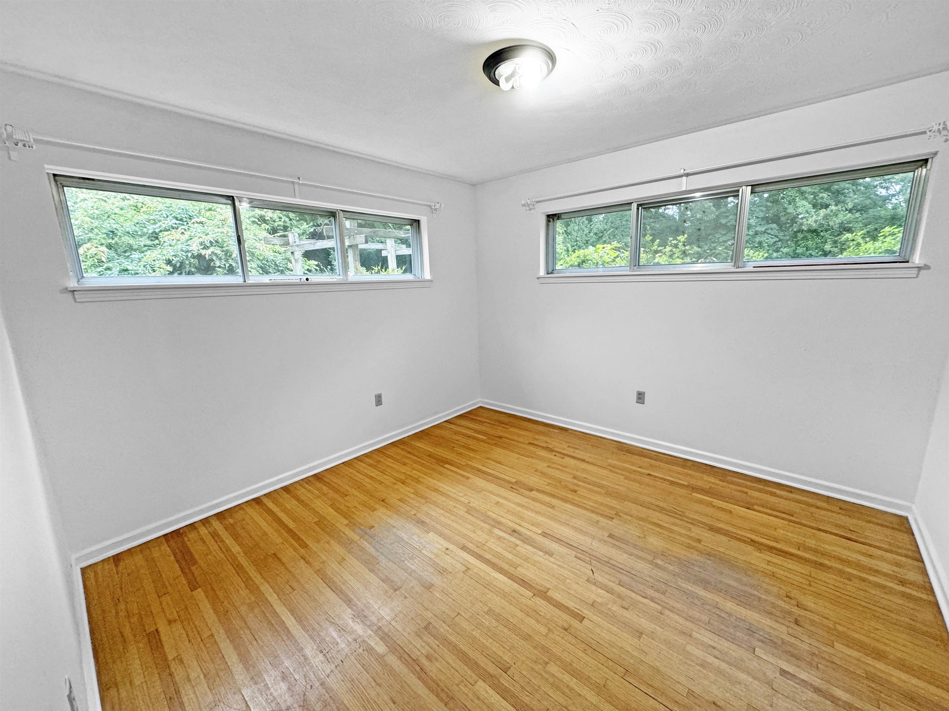 Memphis, Tennessee 38128, United States, 5 Bedrooms Bedrooms, ,3 BathroomsBathrooms,Residential,Pending,152803