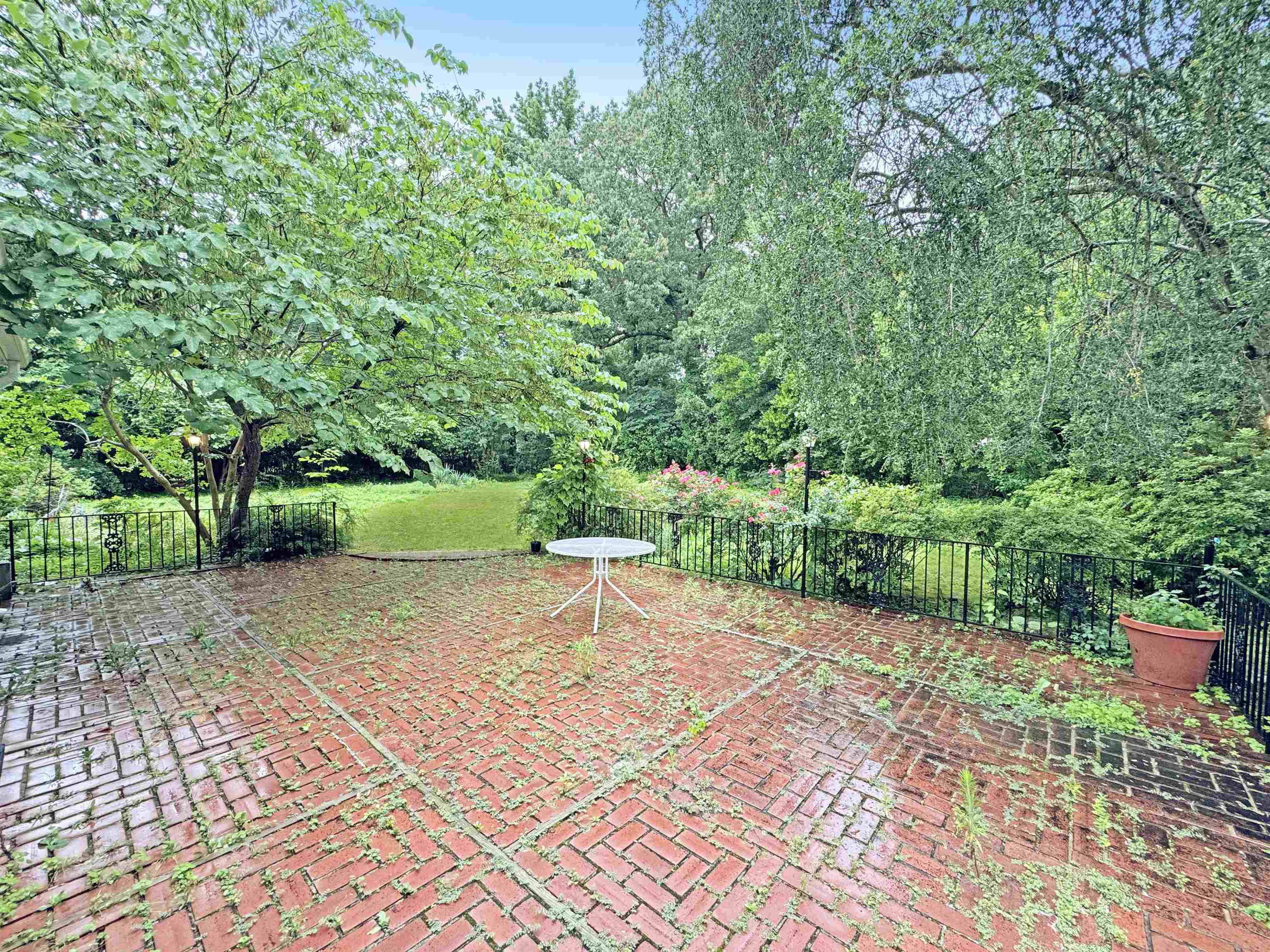 Memphis, Tennessee 38128, United States, 5 Bedrooms Bedrooms, ,3 BathroomsBathrooms,Residential,Pending,152803