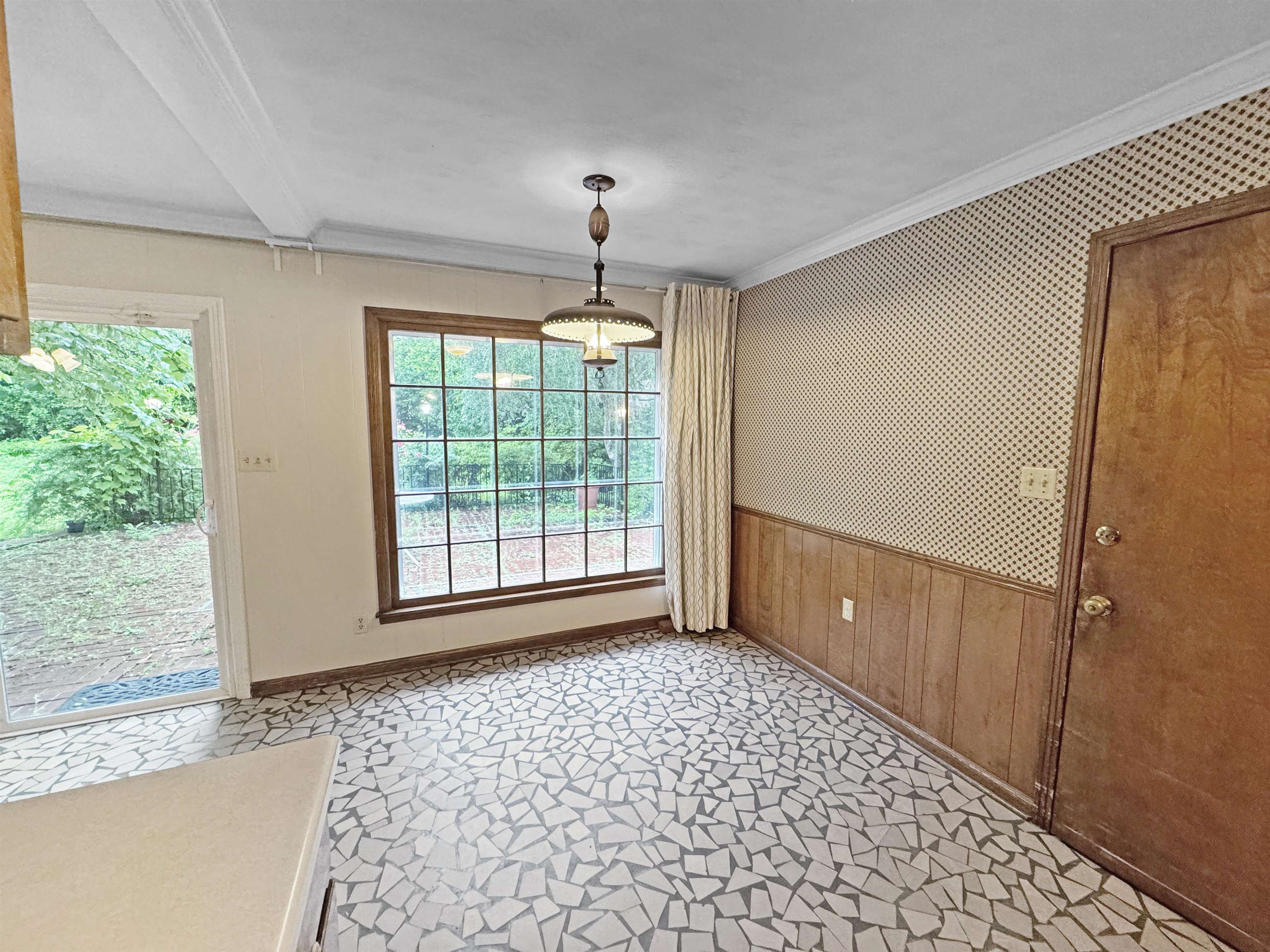 Memphis, Tennessee 38128, United States, 5 Bedrooms Bedrooms, ,3 BathroomsBathrooms,Residential,Pending,152803