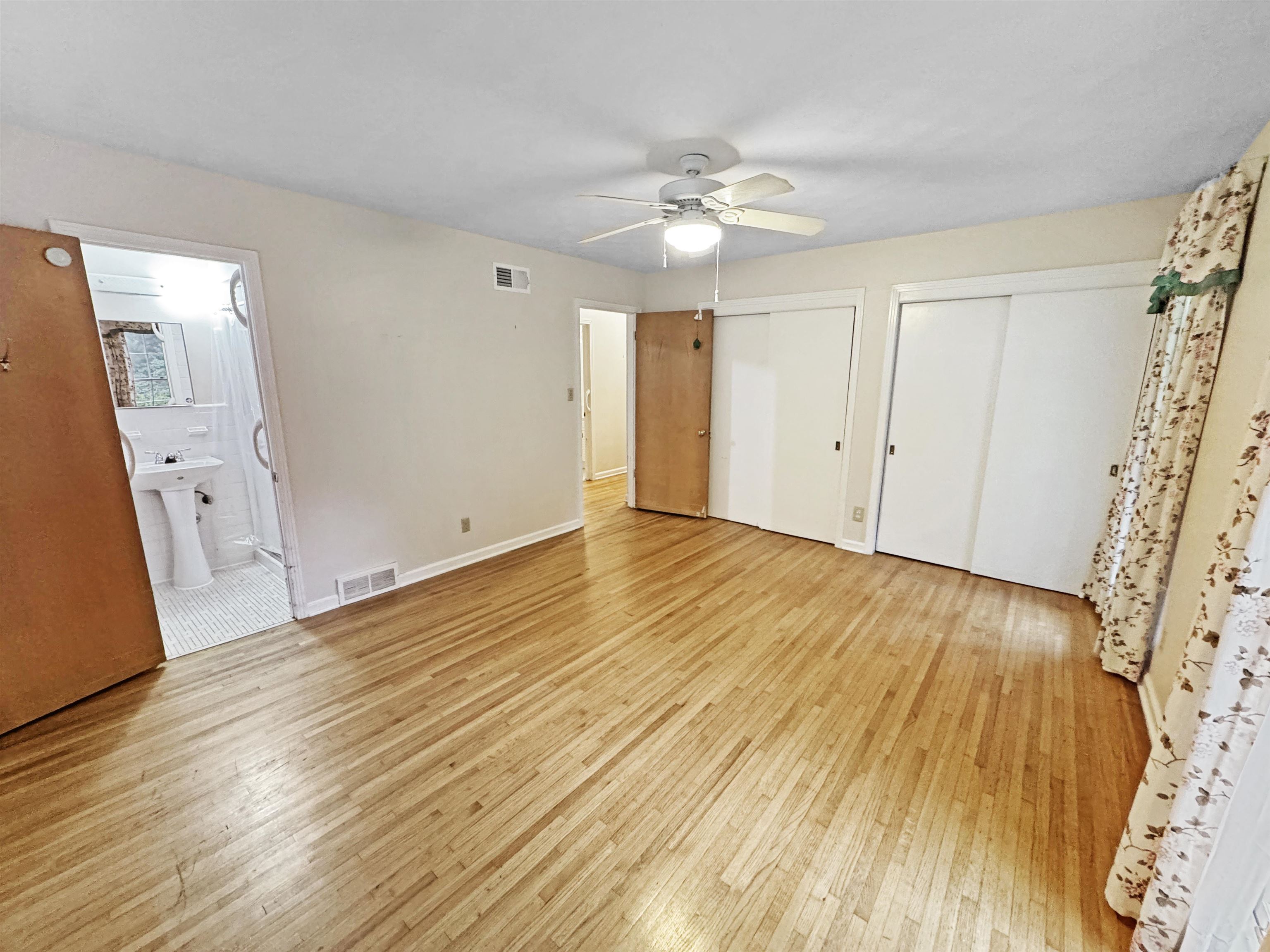 Memphis, Tennessee 38128, United States, 5 Bedrooms Bedrooms, ,3 BathroomsBathrooms,Residential,Pending,152803