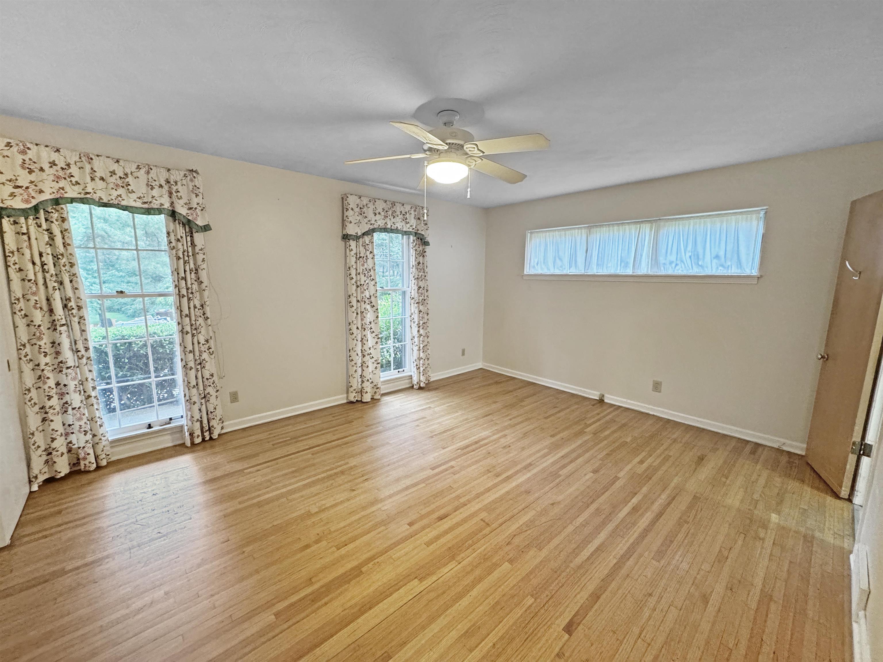 Memphis, Tennessee 38128, United States, 5 Bedrooms Bedrooms, ,3 BathroomsBathrooms,Residential,Pending,152803