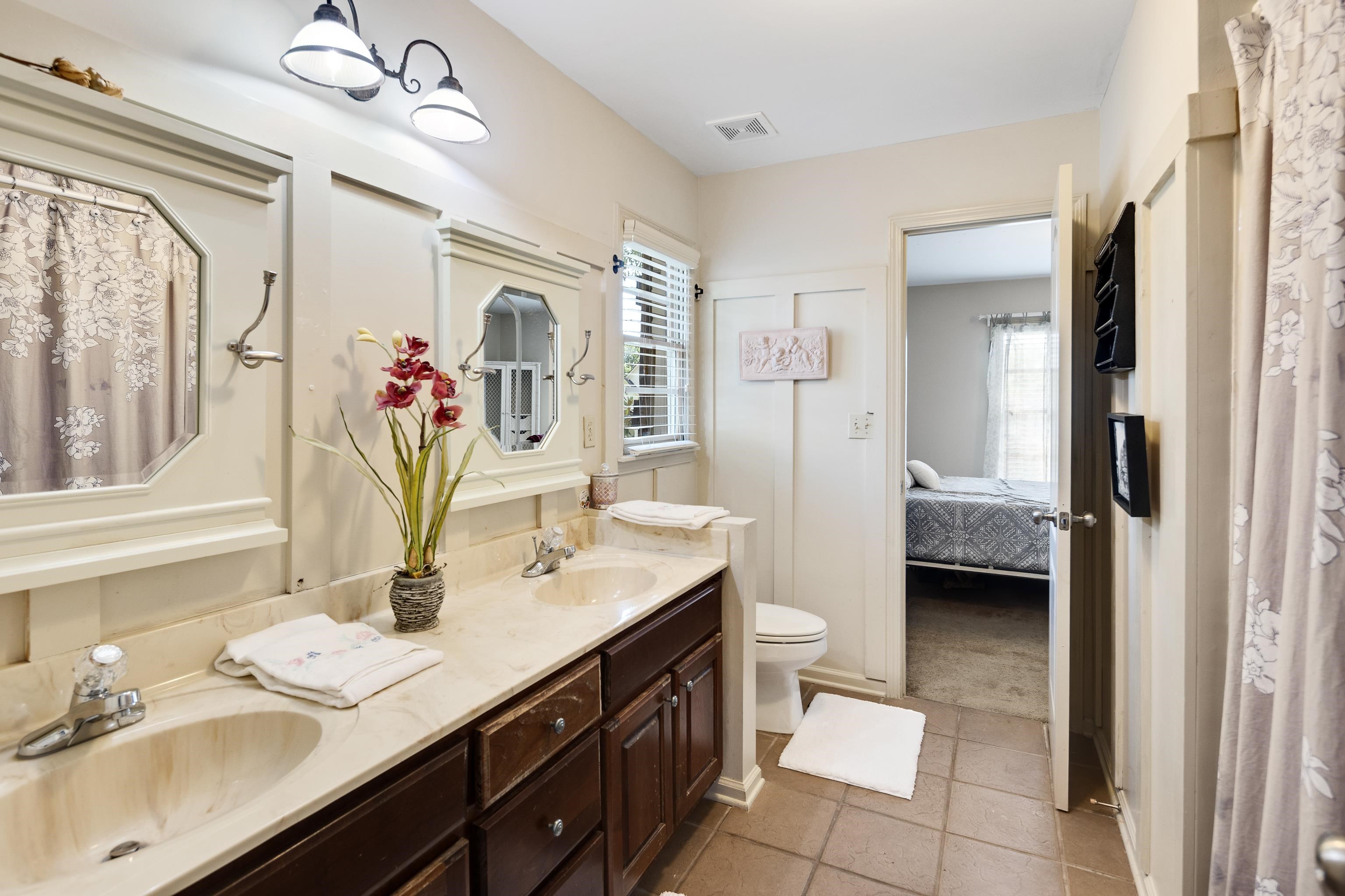 Collierville, Tennessee 38017, United States, 5 Bedrooms Bedrooms, ,4 BathroomsBathrooms,Residential,Active,97072