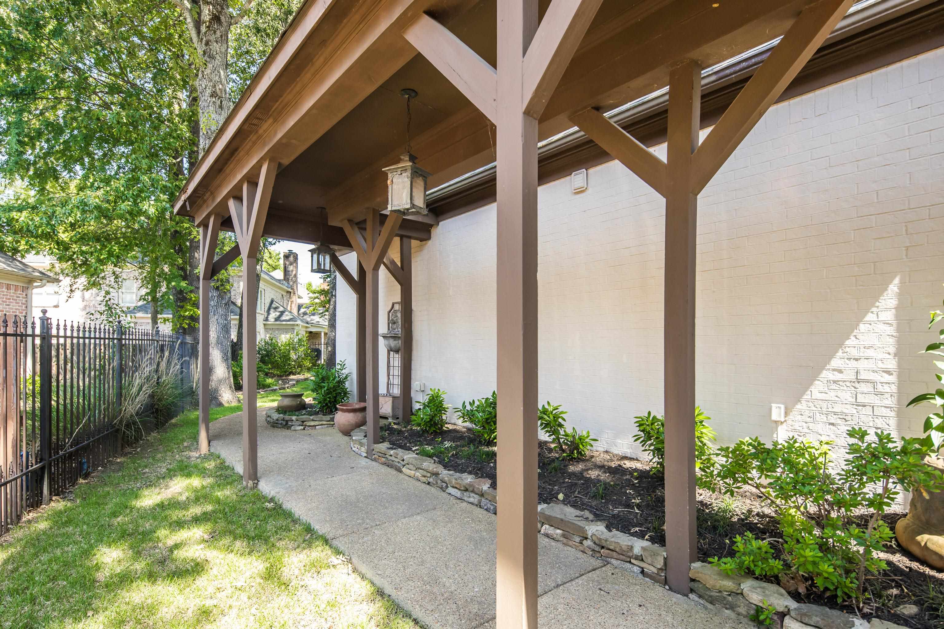 Collierville, Tennessee 38017, United States, 5 Bedrooms Bedrooms, ,4 BathroomsBathrooms,Residential,Active,97072