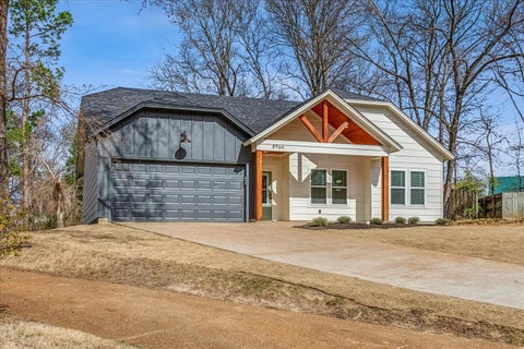Photo of 8964 APSLEY PL, Memphis, TN 38016 (MLS # 10232144)