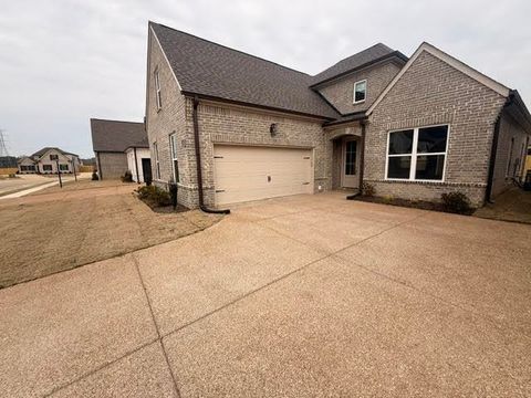 Photo of 572 ROSALIE WOODS DR, Memphis, TN 38018 (MLS # 10215551)