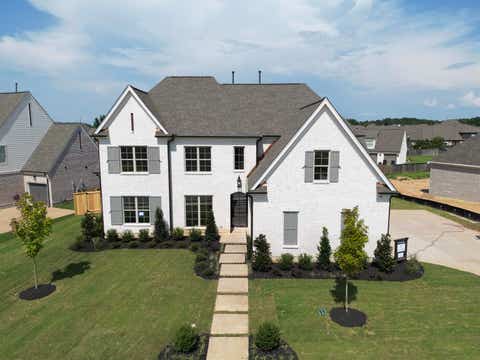 Photo of 614 CEDAR SHADOWS CIR W, Collierville, TN 38017 (MLS # 10226801)