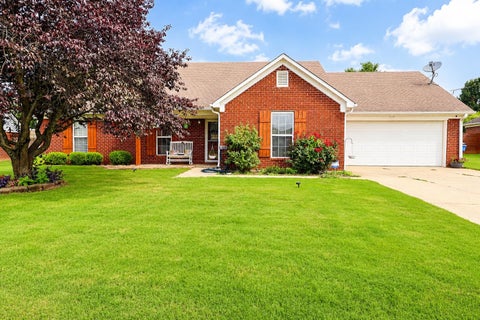 Photo of 710 BLOOMINGTON DR, Brighton, TN 38011 (MLS # 10226181)