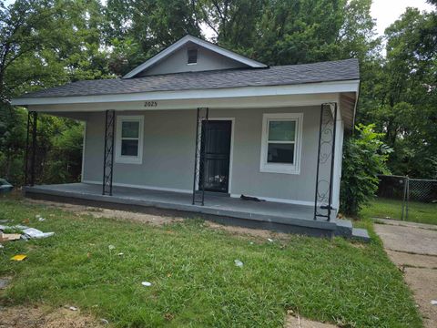 Photo of 2025 CLARKSDALE AVE, Memphis, TN 38108 (MLS # 10210237)