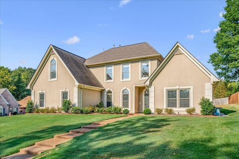 Photo of 485 HEATHER LEIGH LN, Cordova, TN 38018 (MLS # 10207110)