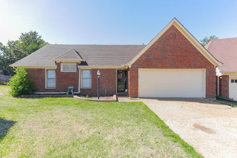 Photo of 6763 CASTLEGATE CV, Memphis, TN 38141 (MLS # 10232801)