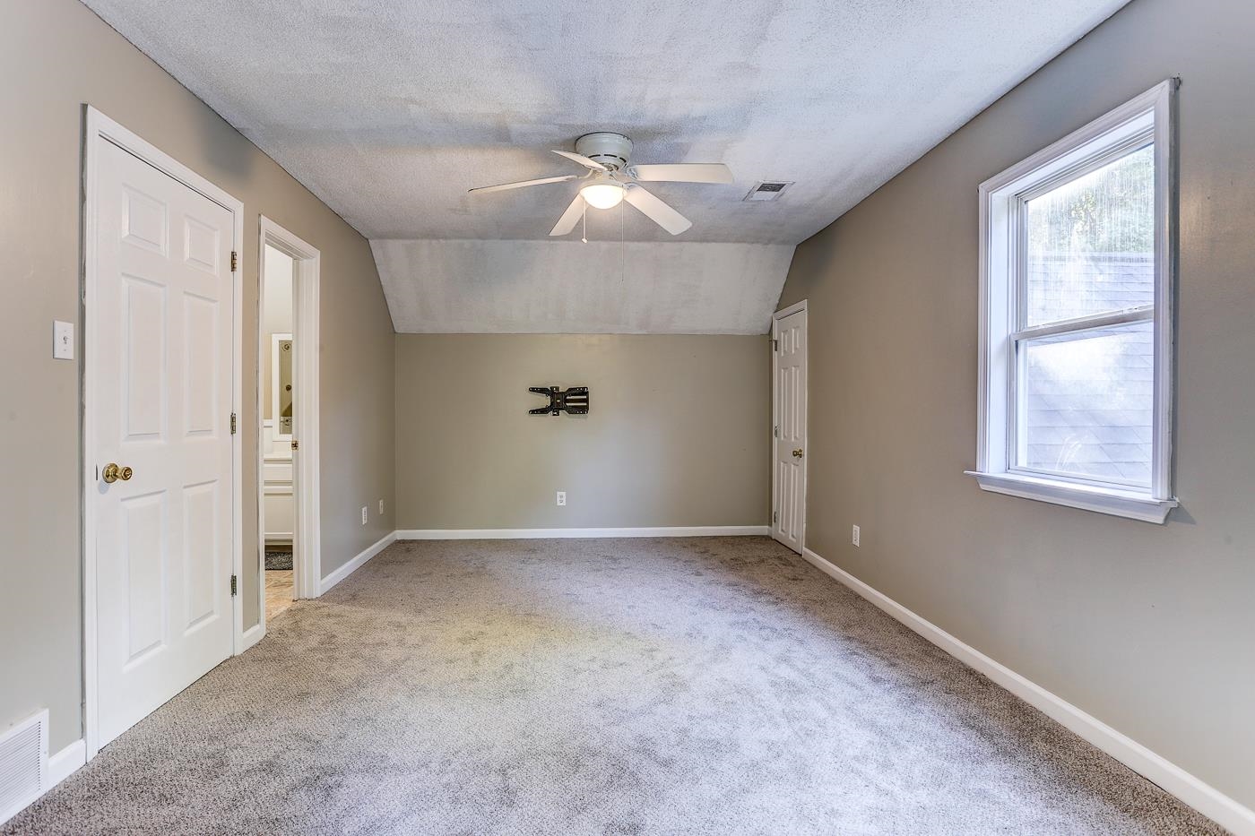 Munford, Tennessee 38058, United States, 4 Bedrooms Bedrooms, ,3 BathroomsBathrooms,Residential,Active,225411