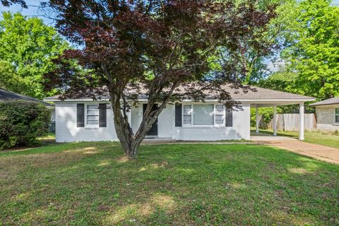 Photo of 1547 MARCIA RD, Memphis, TN 38117 (MLS # 10219315)