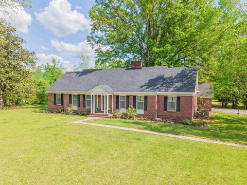 Photo of 979 EAST POPLAR AVE, Selmer, TN 38367 (MLS # 10219809)