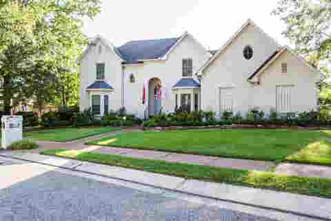 Photo of 1337 FAIRWAY FOREST DR E, Memphis, TN 38016 (MLS # 10228911)