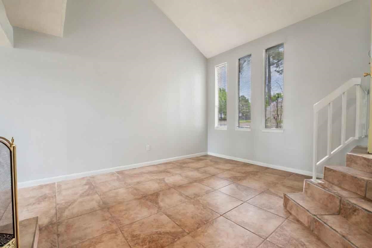 2415 WEST END ROW A-5